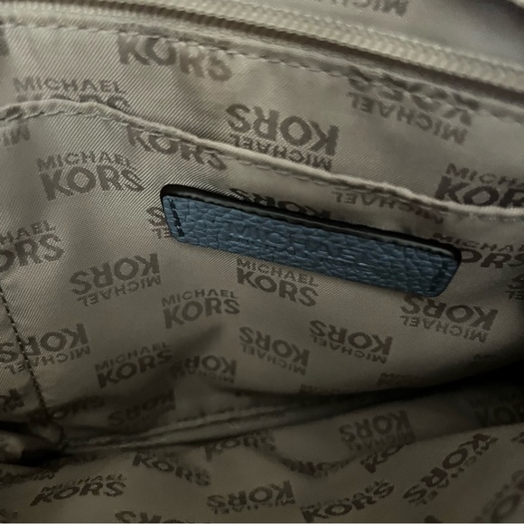 Michael Kors Blue pebble Leather Shoulder Bag excellent condition - Picture 7 of 8